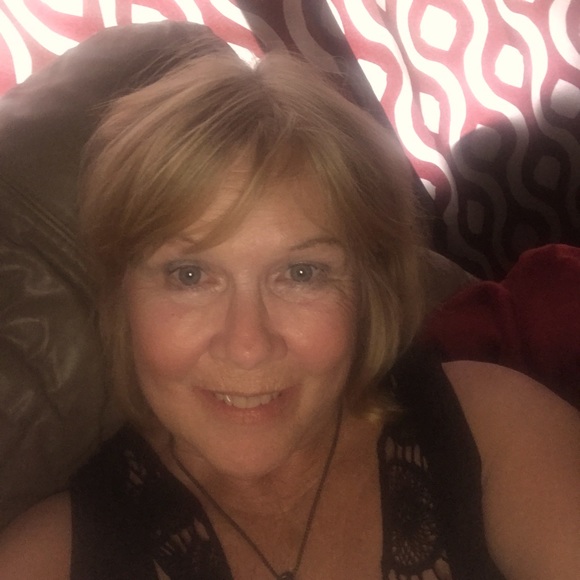 Meet your Posher, Janet - Picture 1 of 1